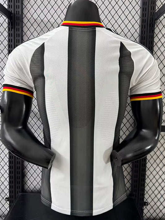 Selección de Alemania Edición especial Versión Jugador 26/27 (Black White)
