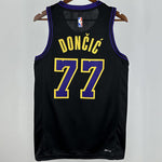 Camiseta NBA Los Angeles Lakers – DONCIC #77 – City Edition · 2024 - vista 2