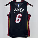 Camiseta NBA Miami Heat – JAMES #6 – negra · 2024/25 - vista 2