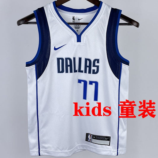 Camiseta NBA Dallas Mavericks – DOECIC #77 – blanca · 2023/24 - vista 1