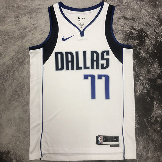 Camiseta NBA Dallas Mavericks – DONCIC #77 – blanca · 2023/24 - vista 1