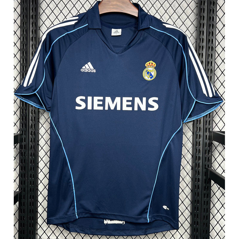 Real Madrid Retro 2005/06 (Visitante)