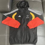 Manchester United 26/27 Cortavientos Black Windbreaker (1)