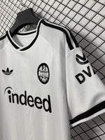 Eintracht Frankfurt Visitante 26/27