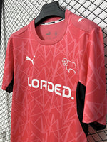 Derby County Visitante 26/27